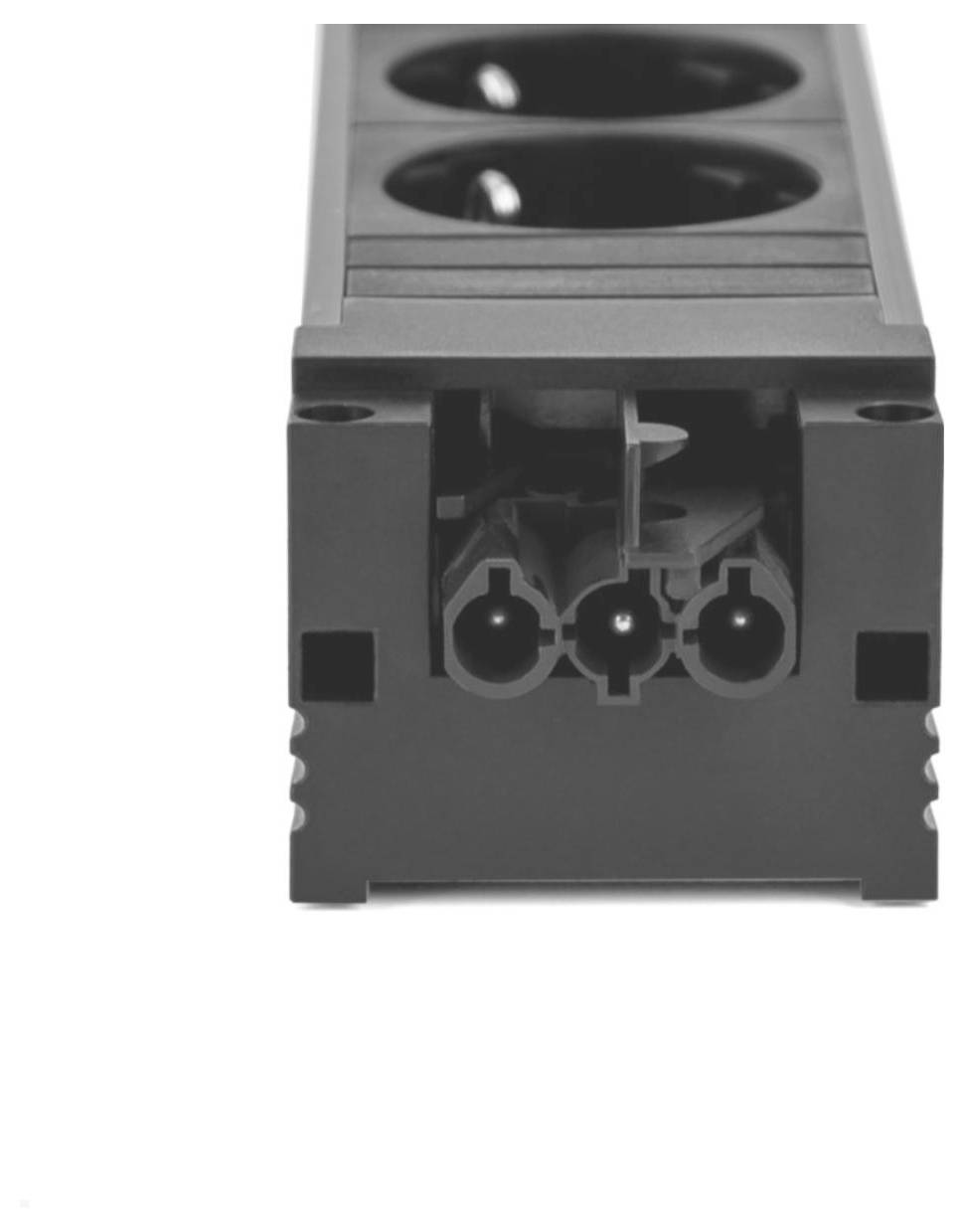 Eine schwarze Elektrosteckdosenleiste mit schräger Ansicht, die drei runde Steckdosen zeigt. Das Design hat eine elegante, rechteckige Form.
