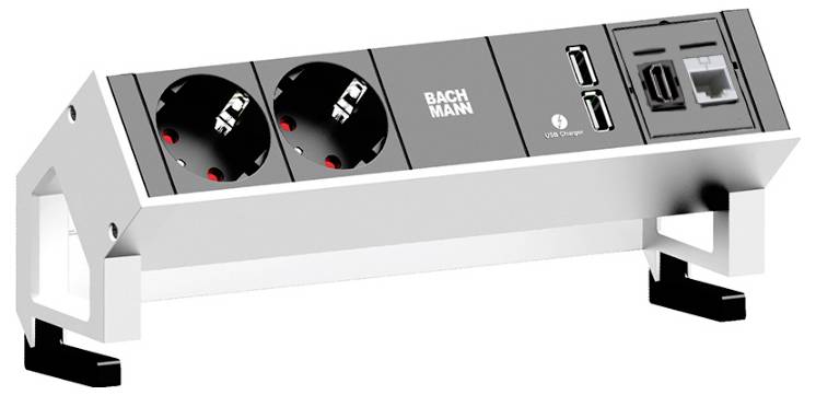 Steckerleiste mit zwei EU-Steckdosen, zwei USB-Anschlüssen und Netzwerkverbindern, montiert auf Metallständer.