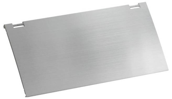 Ein elegantes, rechteckiges Metallblech mit gebürsteter Textur und zwei kleinen Kerben auf gegenüberliegenden Seiten, dargestellt vor einem schlichten weißen Hintergrund.