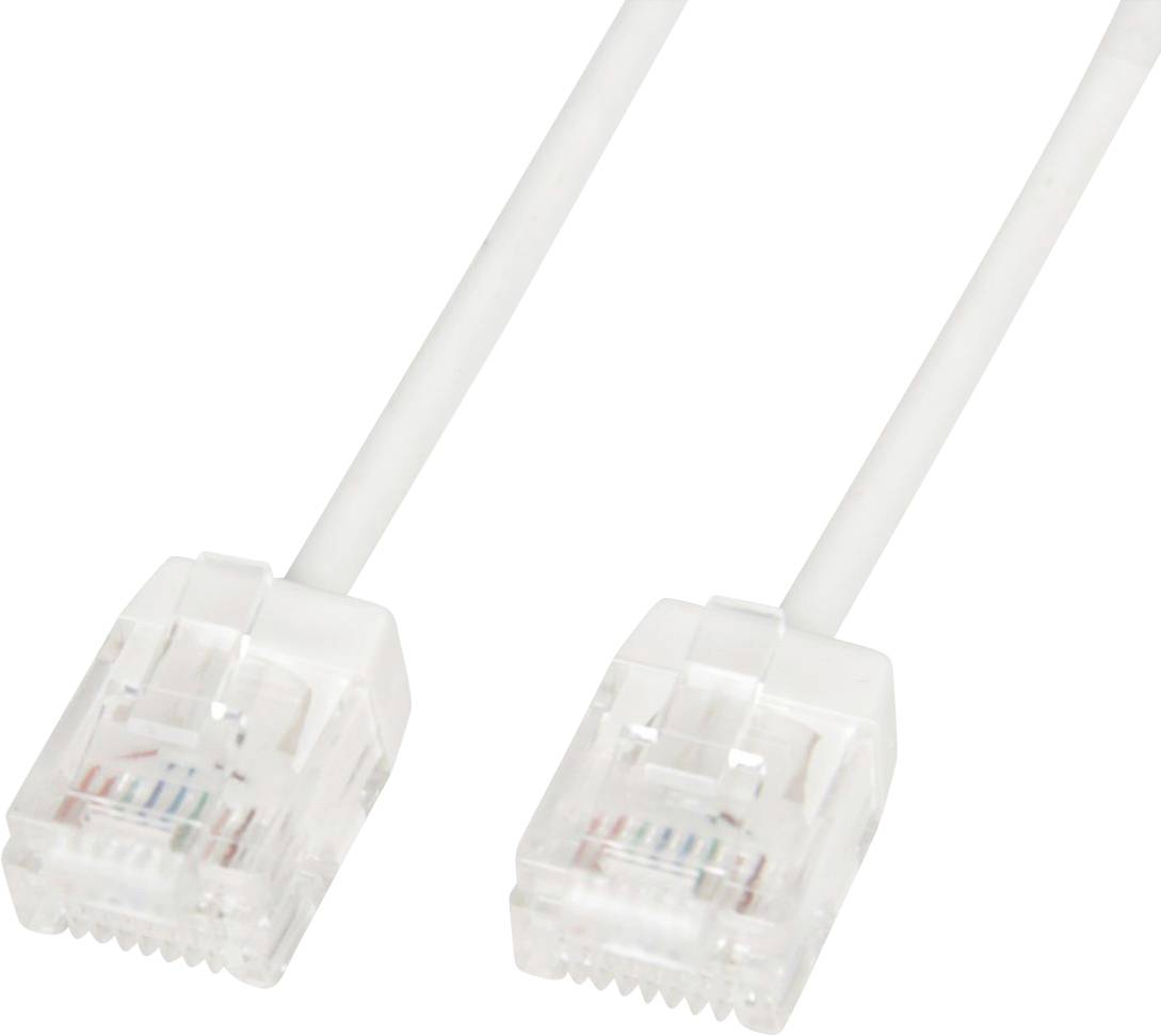 Zwei weiße Ethernet-Kabel mit transparenten Steckern liegen nebeneinander vor einem einfachen Hintergrund und deuten auf Netzwerk- oder Internetverbindung hin.