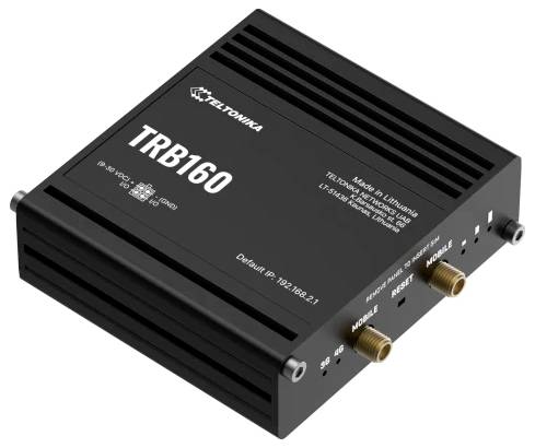 Ein schwarzes Teltonika TRB160 LTE Gateway-Gerät mit mehreren Anschlüssen und eingraviertem Text, der Modell- und Herstellungsdetails anzeigt.