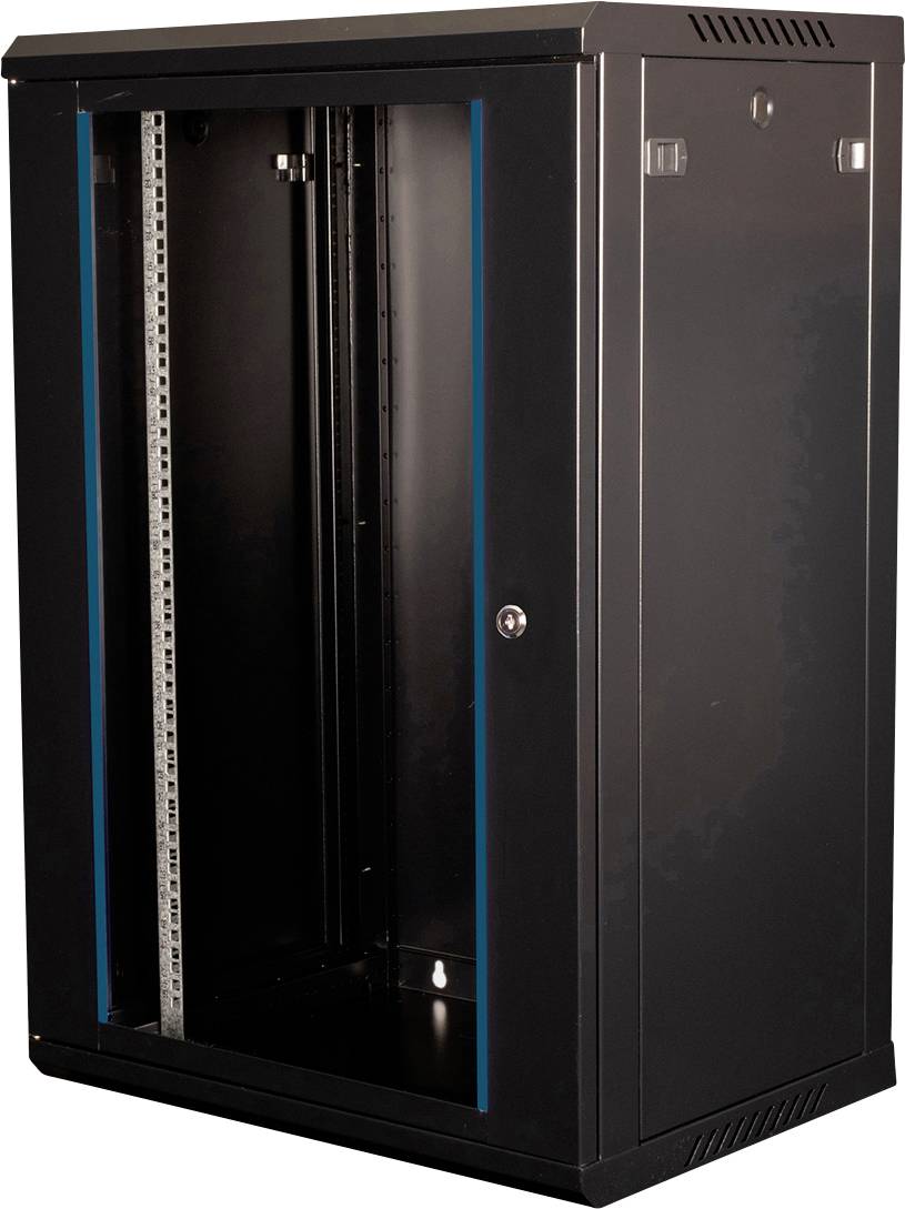 Ein schwarzes, leeres Serverschrank-Gehäuse mit einer teilweise geöffneten Fronttür, die die inneren Schienen zur Ausrüstungsmontage zeigt.
