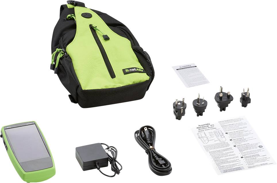 Ein kabelloses Netzwerk-Fehlerbehebungs-Kit mit einer schwarz-grünen Tragetasche, tragbarem Gerät, Netzteil, drei Steckeradaptern und Benutzerhandbüchern.