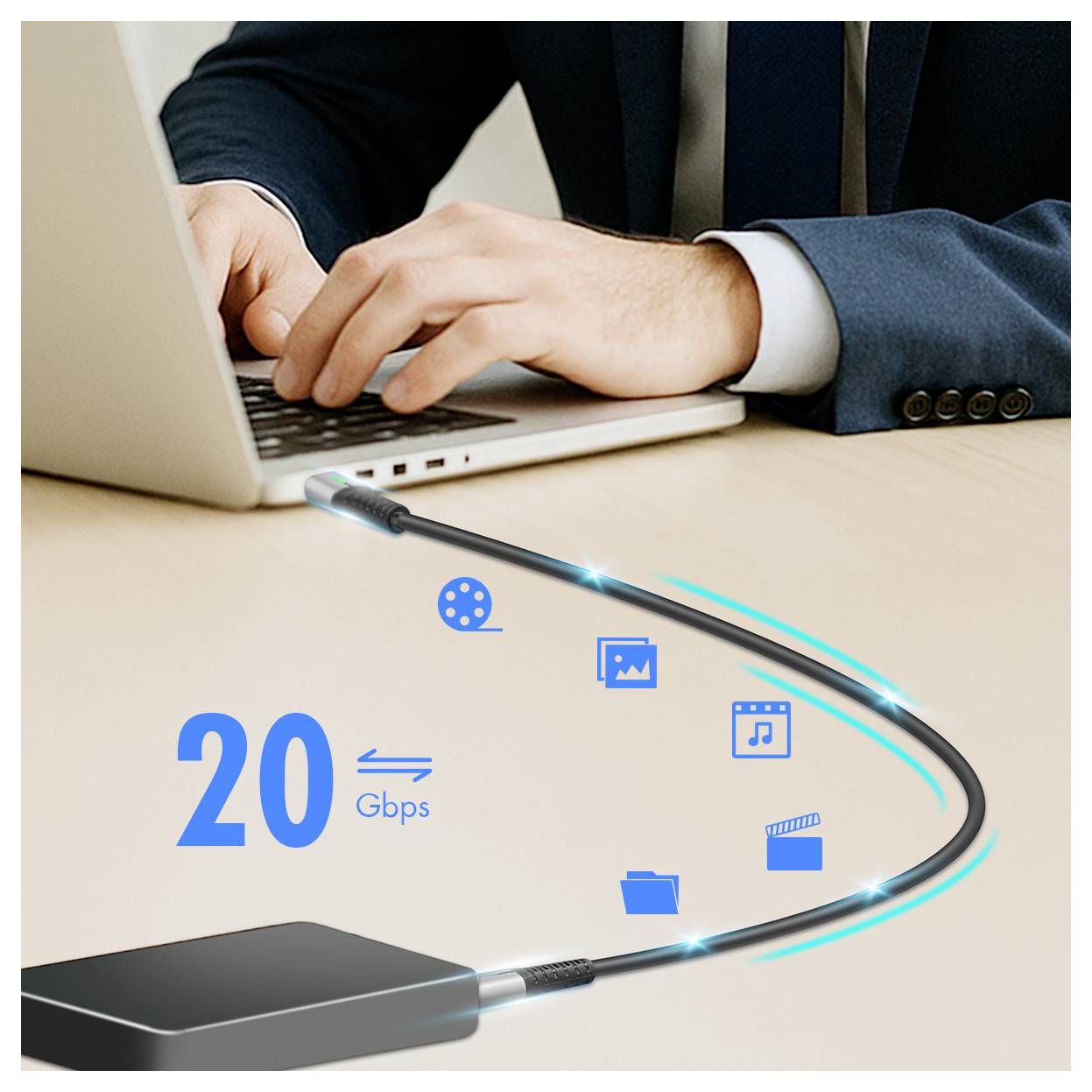 LogiLink USB-C® Kabel USB 3.2 Gen2x2 USB-C® Stecker 0.50m Schwarz mit LED, 4K UHD, beidseitig verwendbarer Stecker CU0441