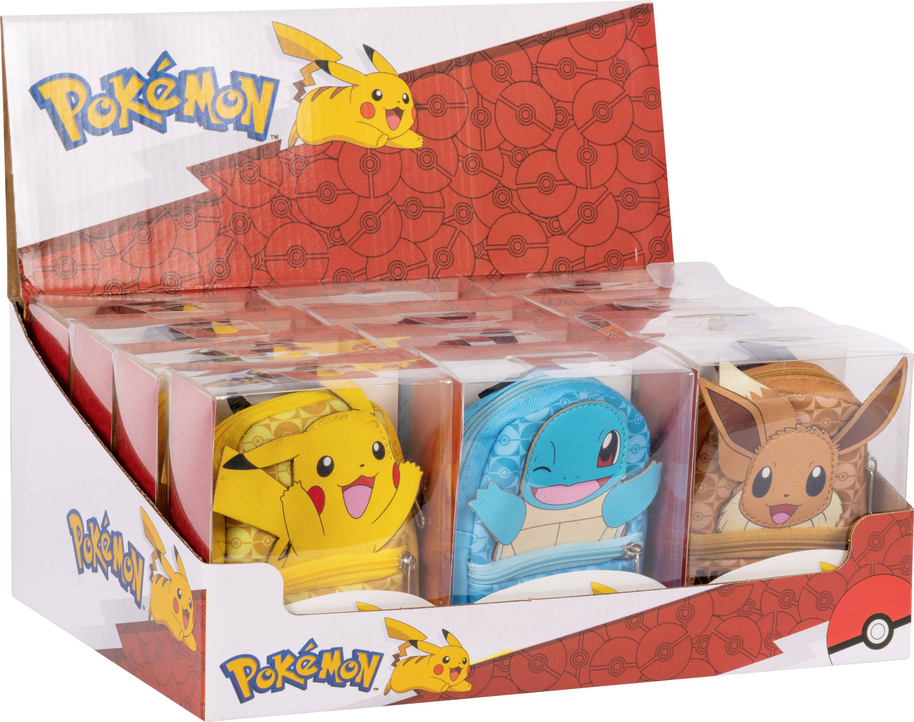 Eine Displaybox mit Pokémon-Kartenpaketen mit Bildern von Pikachu, Bisaknosp und Evoli auf der Verpackung, angeordnet auf einem Regal.