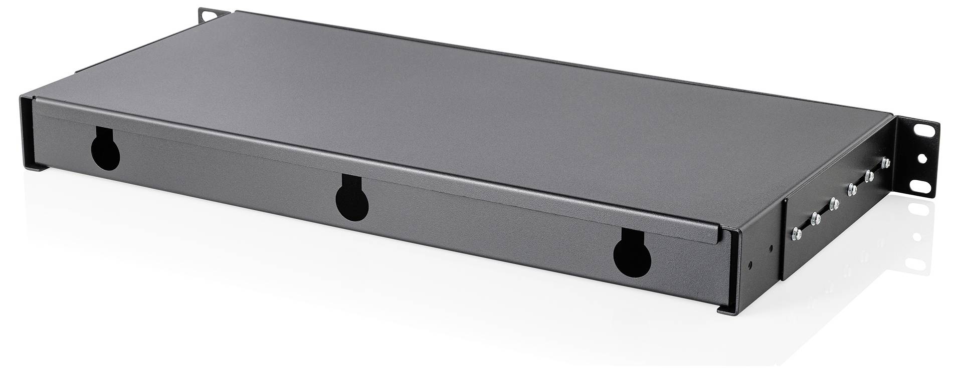 Ein schwarzes, rechteckiges Netzwerk-Rack-Montagefaserpatch-Panel mit drei Ausgangsanschlüssen an der Vorderseite, entwickelt zur Kabelführung.