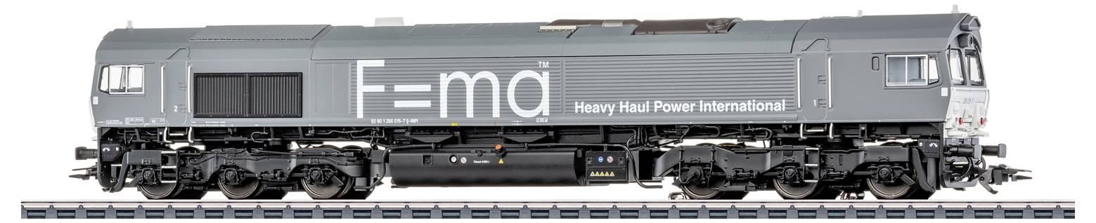 Eine Güterzuglokomotive mit der Aufschrift „F=ma, Heavy Haul Power International