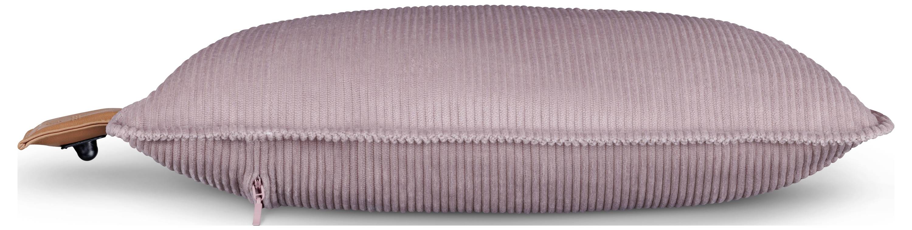 Ein rechteckiges rosa Kissen mit gerippter Textur und einem kleinen braunen Griff auf einer Seite. Das Design beinhaltet einen Reißverschluss auf dem gegenüberliegenden Ende.