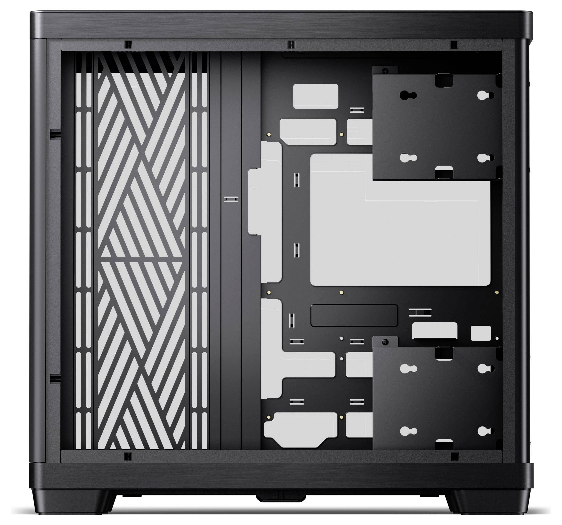Seitenansicht eines schwarzen PC-Gehäuses mit geometrischem Muster auf der linken Seitenwand, das mehrere Schlitze und Montageflächen für Komponenten zeigt.