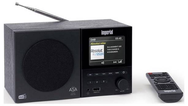 Ein digitales Radio mit einem Bildschirm, auf dem 