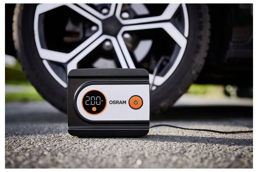 Ein digitales Reifendruckprüfer mit der Anzeige „2,00