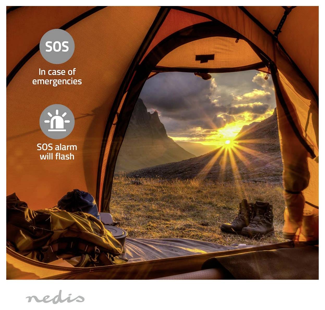 Ein Blick von innen aus einem Zelt bei Sonnenaufgang mit Bergblick. Text: 'SOS Im Notfall blinkt der SOS-Alarm auf.'