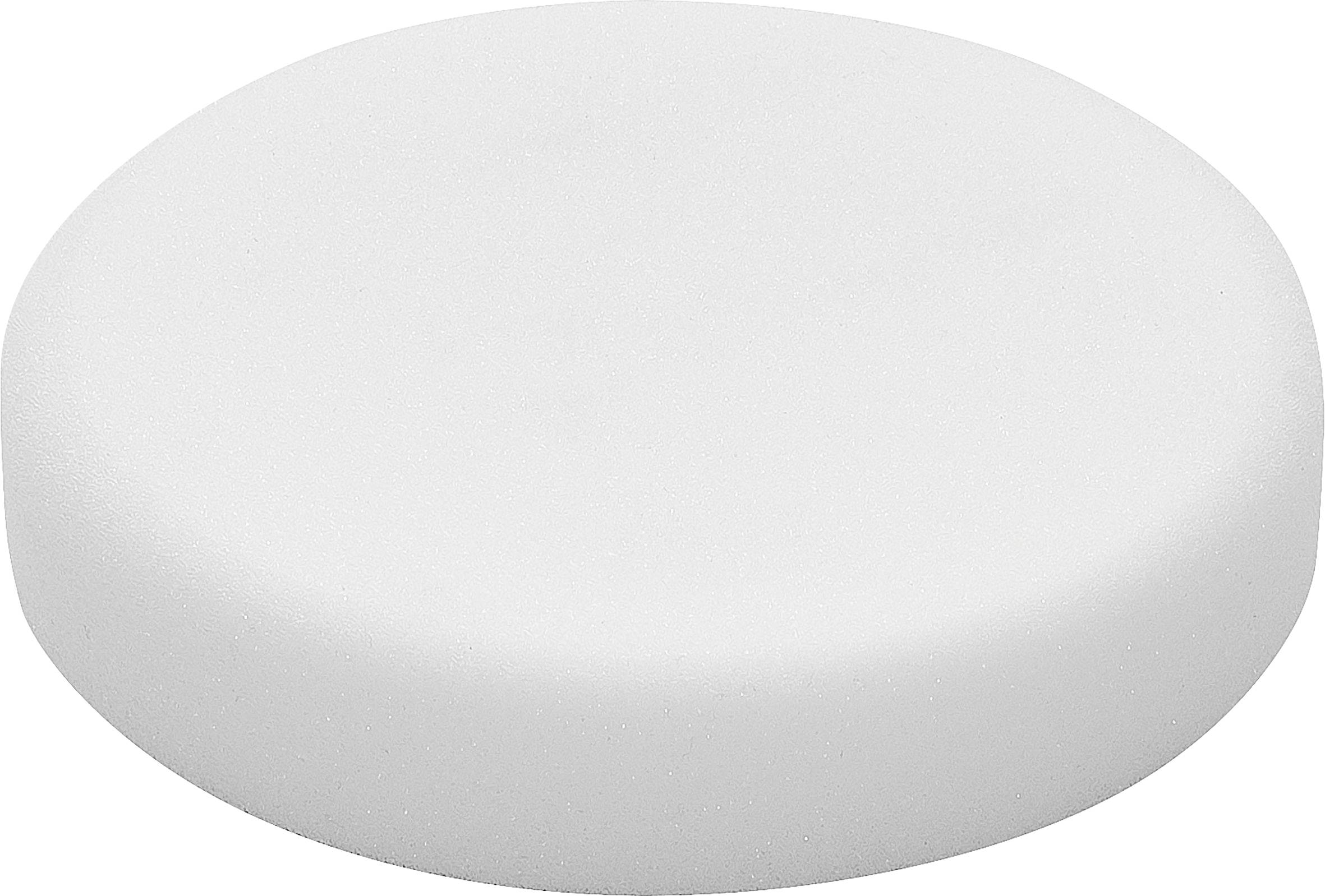 Eine runde, weiße Eishockeyscheibe, die vor einem weißen Hintergrund gezeigt wird. Sie ist glatt und flach und wird typischerweise in Eishockeyspielen verwendet.