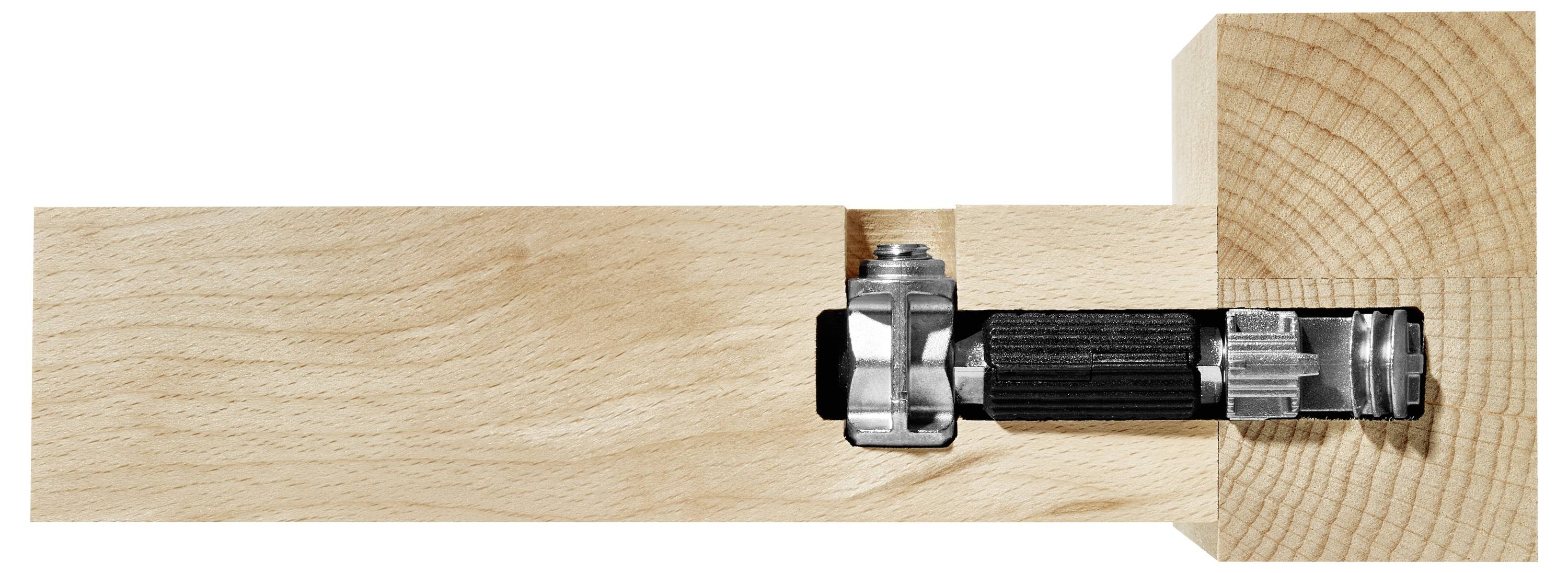 Eine hölzerne Verbindung, die drei Bretter in rechten Winkeln verbindet und Konstruktions- oder Montagetechniken demonstriert.