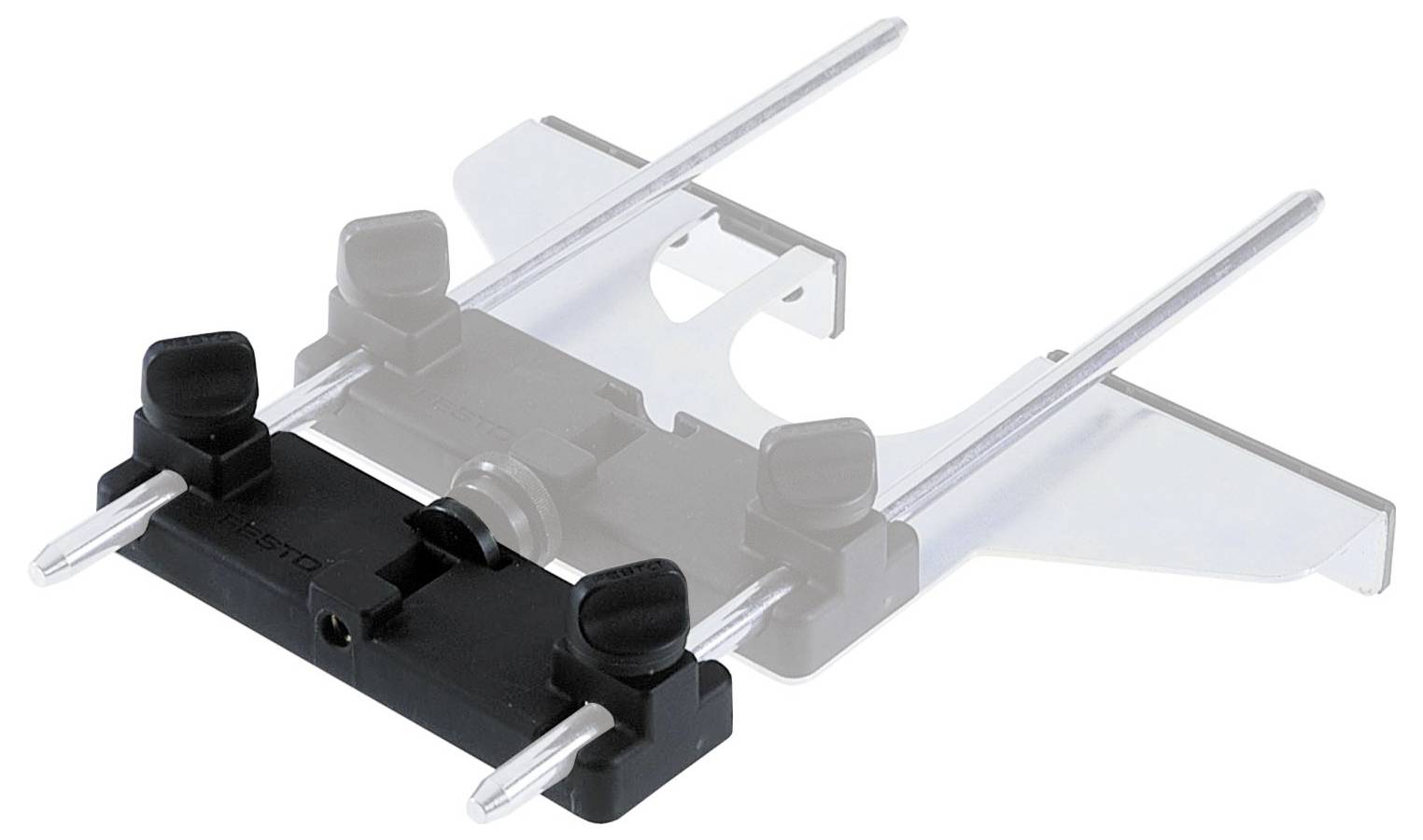 Ein schwarzes und durchsichtiges Kantenführungs-Aufsatz für Oberfräsen mit Verstellknöpfen und Metallstangen, das für präzise Holzbearbeitung verwendet wird.