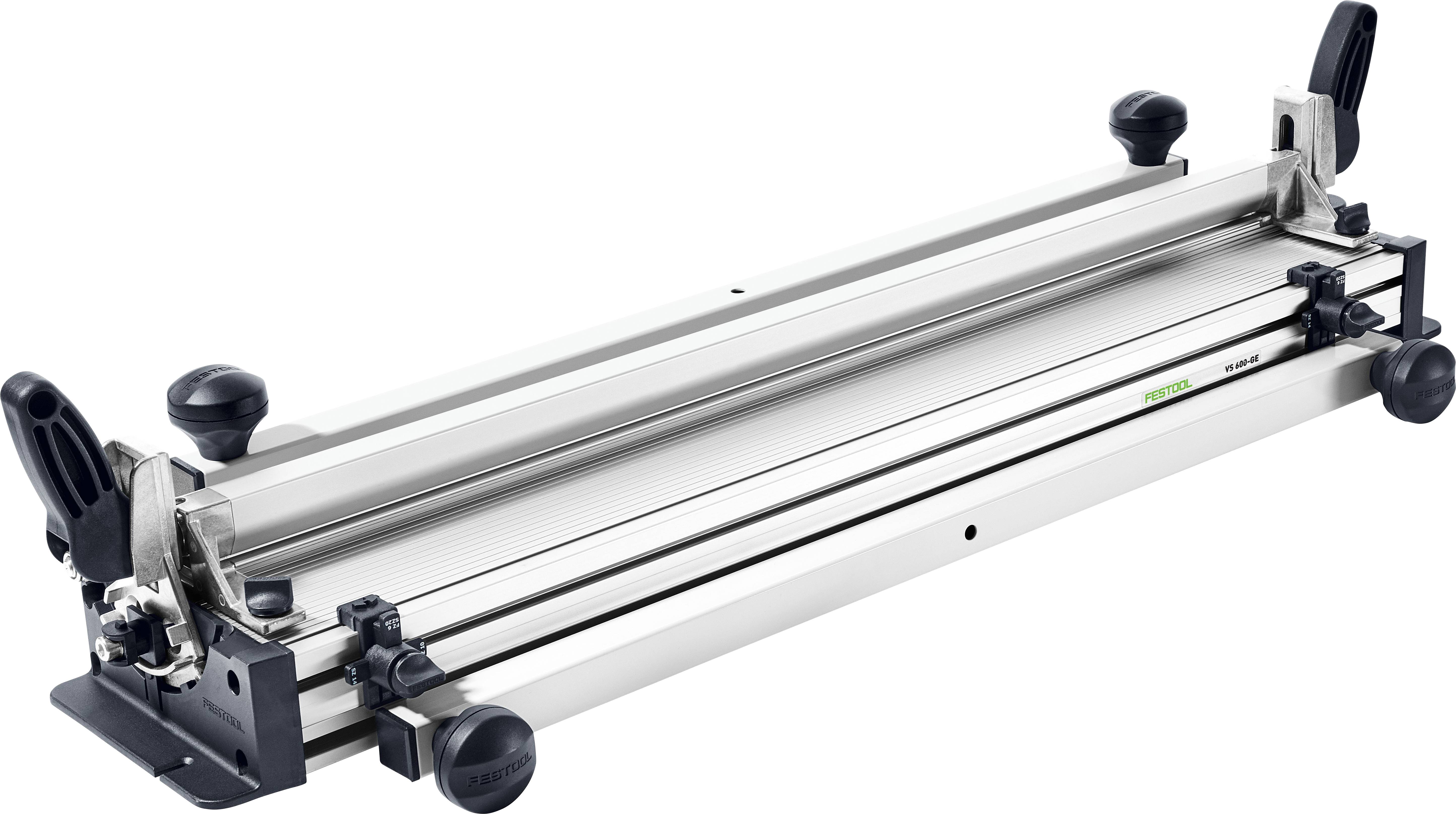 Eine Metallschienensägeführung mit Klemmvorrichtungen und verstellbaren Drehknöpfen, entwickelt für präzise Schneidaufgaben.