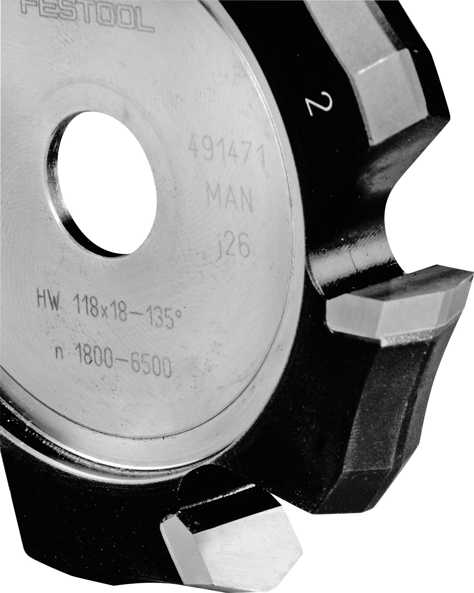 Ein Nahaufnahmebild einer Festool-Schneidwerkzeugsäge, das die scharfen Metallzähne und die eingravierte Spezifikationen auf der Oberfläche zeigt.