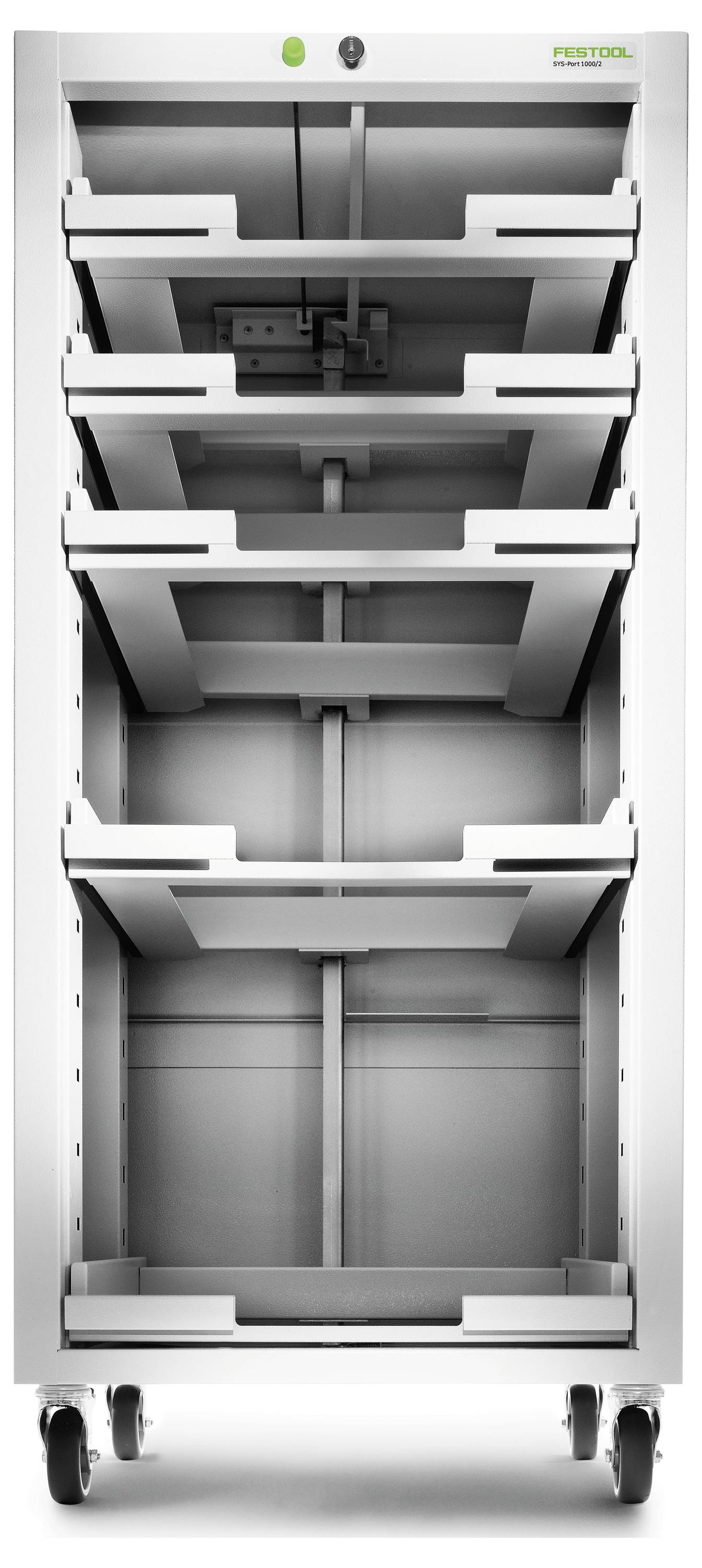 Das Bild zeigt ein hohes, weißes, leeres Regal mit vier Regalen auf Rollen, das wahrscheinlich zum Lagern von Behältern oder Werkzeugen verwendet wird.