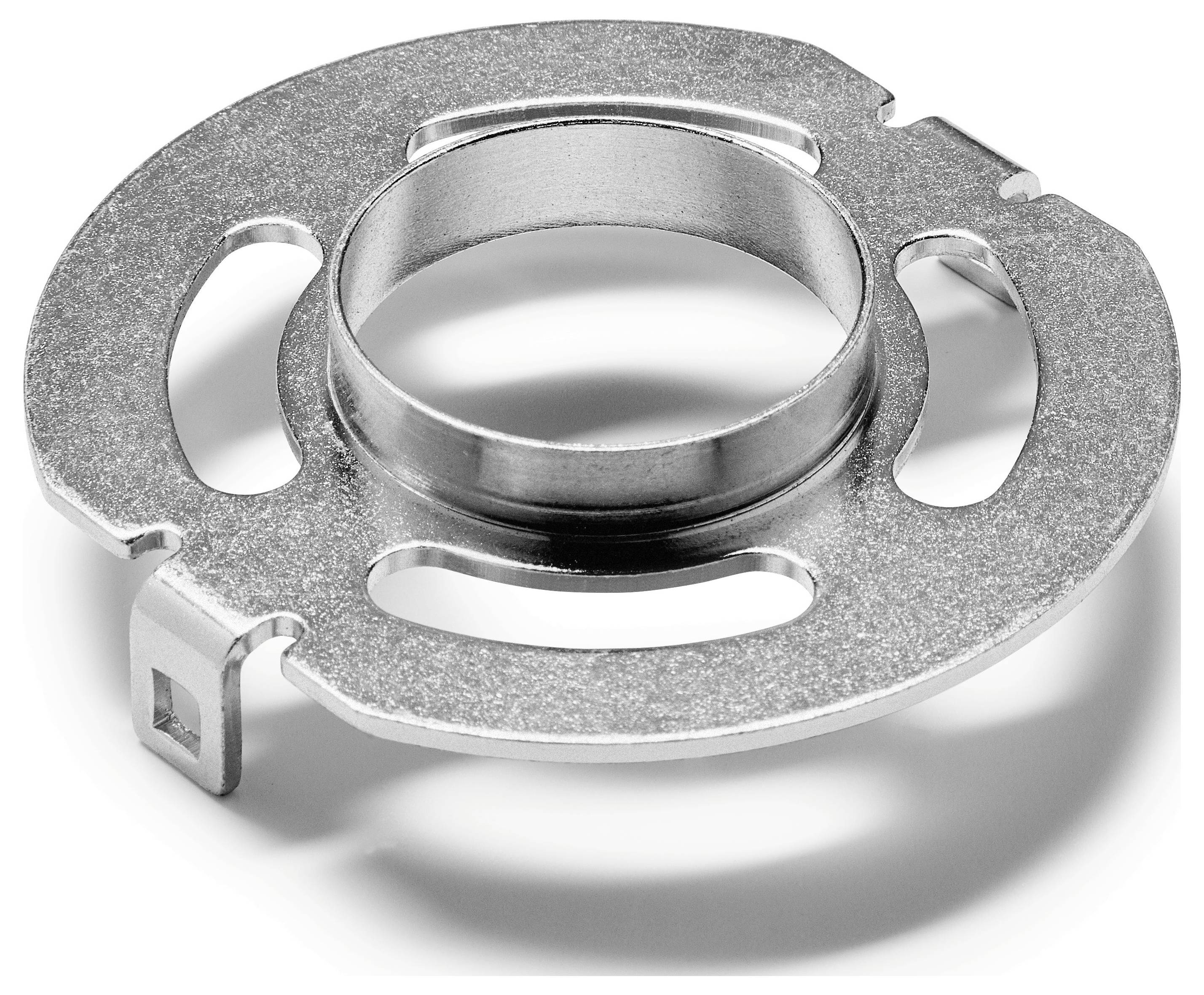 Eine runde Metallklammer mit einer zentralen kreisförmigen Öffnung und drei länglichen Ausschnitten, verwendet zum Montieren oder Sichern von Komponenten.