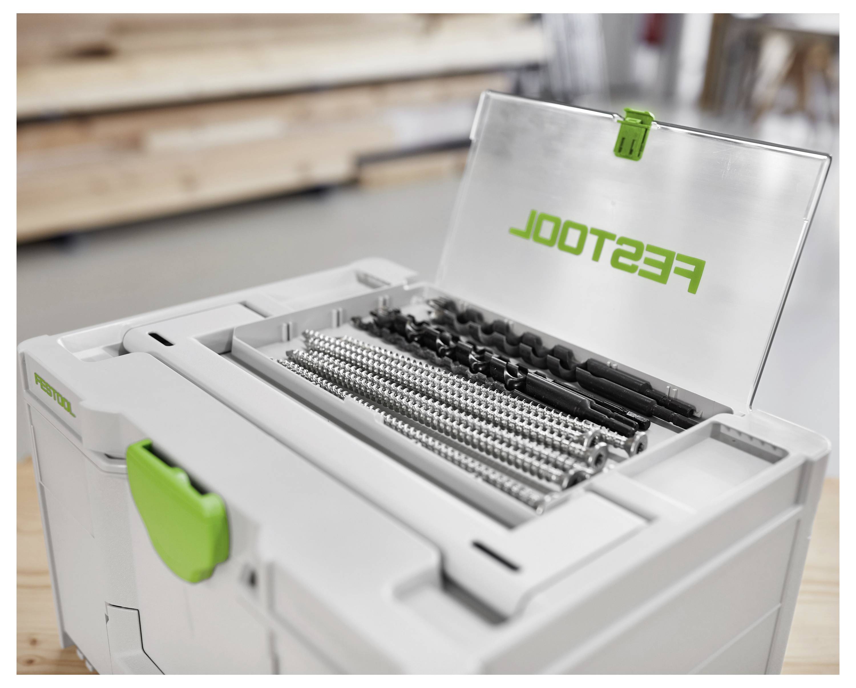 Eine weiße Werkzeugkiste mit der Aufschrift „FESTOOL