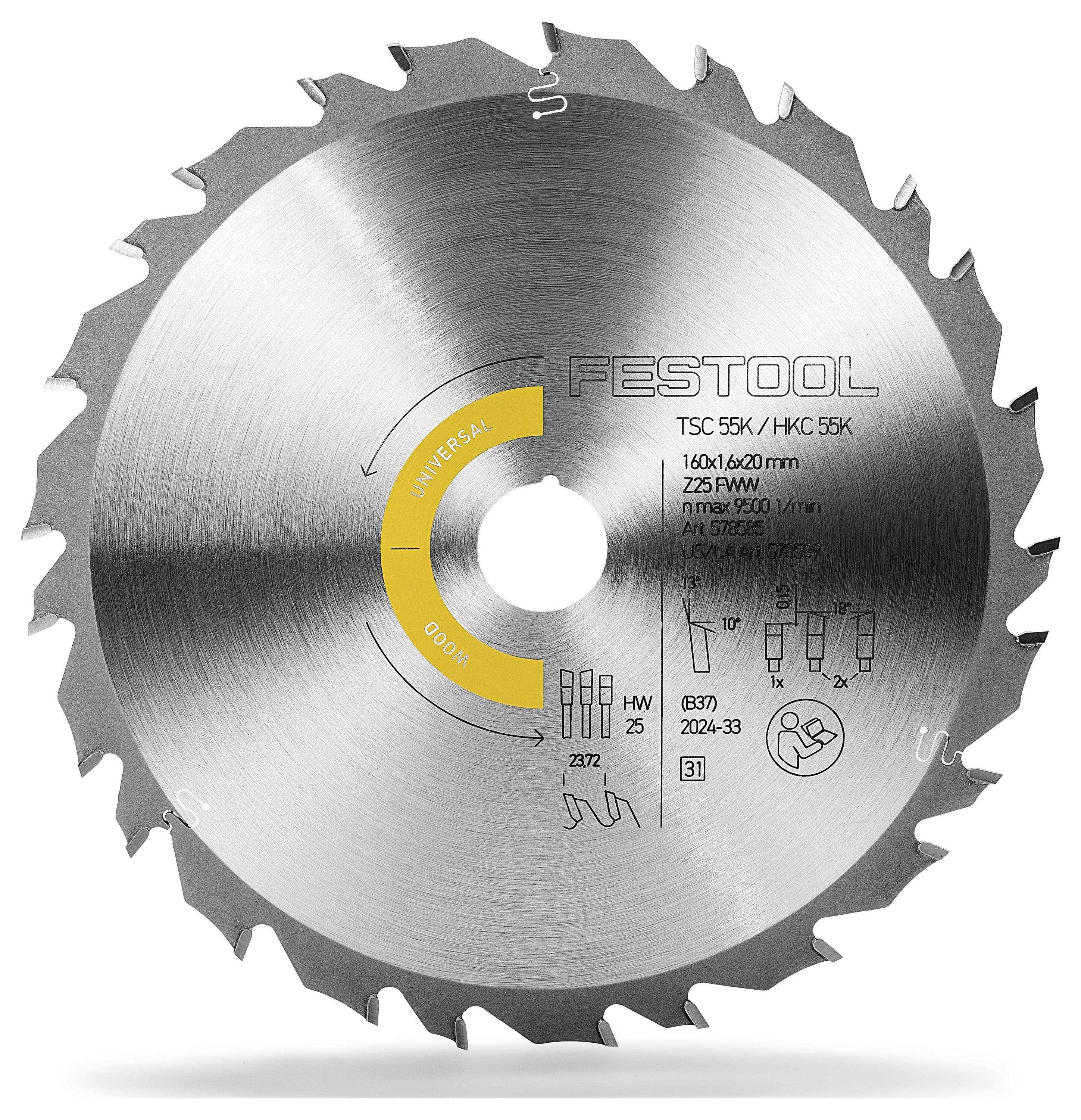 Eine Person mit Schutzbrille verwendet ein Elektrowerkzeug, um ein großes Brett auf einer Baustelle zu schneiden, wobei sich Gerüste im Hintergrund befinden.