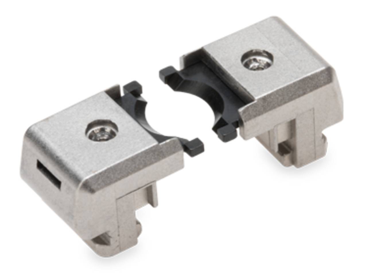 Ein Metallverbindungsstück mit zwei Teilen und versenkten Schrauben, das zum Halten von zylindrischen Objekten an Ort und Stelle konzipiert ist.