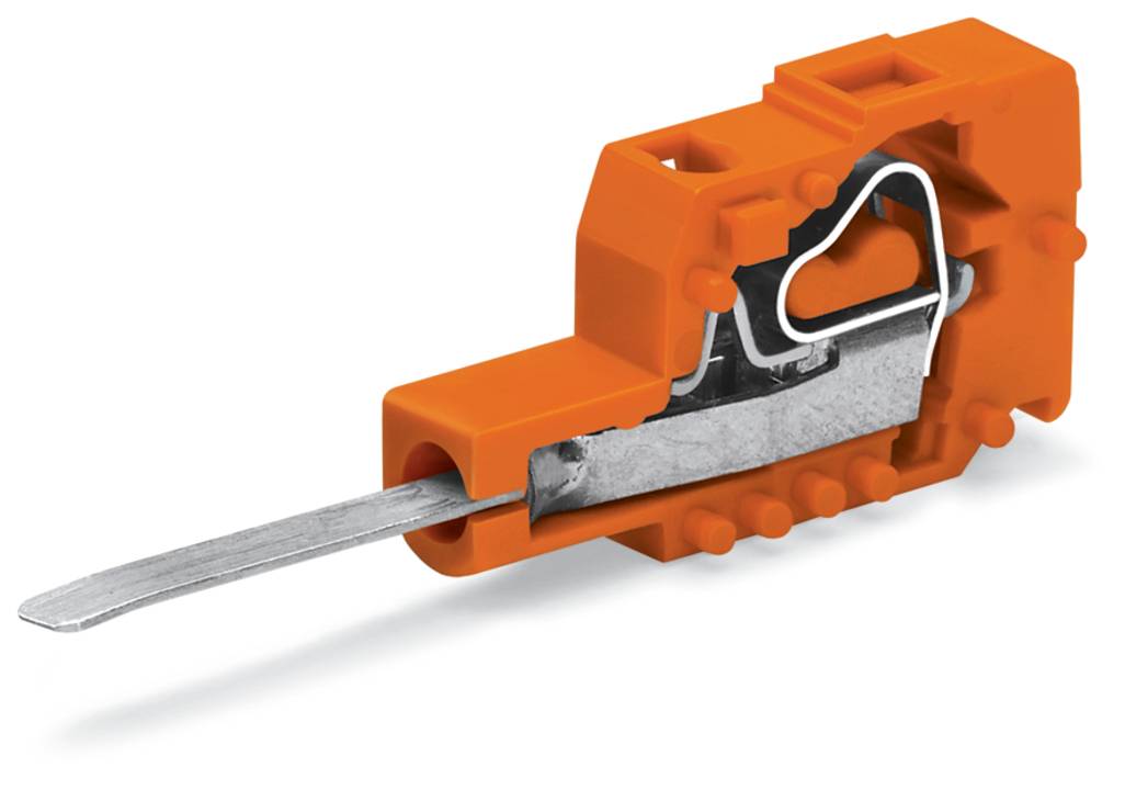 Ein orangefarbener elektrischer Steckverbinder mit einem Metallhebel, Seitenansicht.