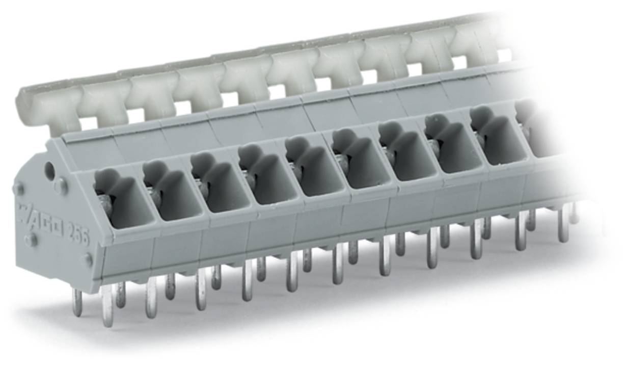 Ein grauer Kunst- und Metallstecker mit mehreren Stiften und Schlitzen, konstruiert für die Integration in Leiterplatten.
