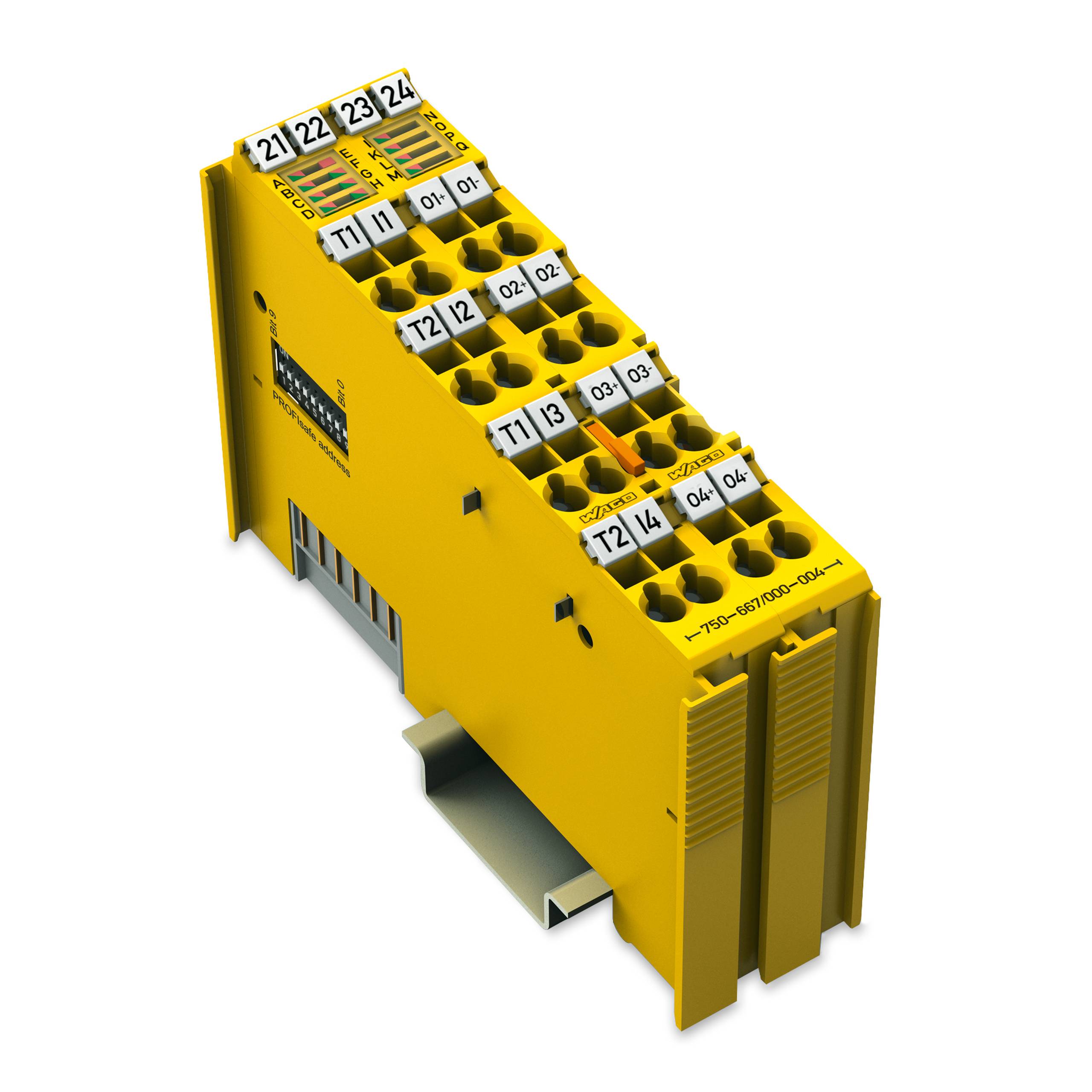 Ein gelbes PNOZmulti-Sicherheitsrelaismodul mit mehreren beschrifteten Anschlüssen, das in der Industrieautomation für Sicherheitsanwendungen verwendet wird.