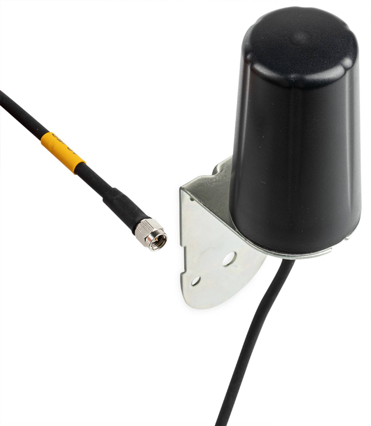 Eine Antenne mit schwarzem zylindrischem Oberteil ist auf einer Metallhalterung neben einem schwarzen Kabel mit silbernem Stecker am Ende montiert.