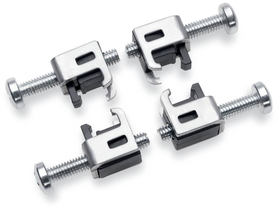 Vier silberne Metallklemmen mit schwarzen Kunststoffgriffen, jede mit einem Schraubenmechanismus zum Anziehen oder Lockern.