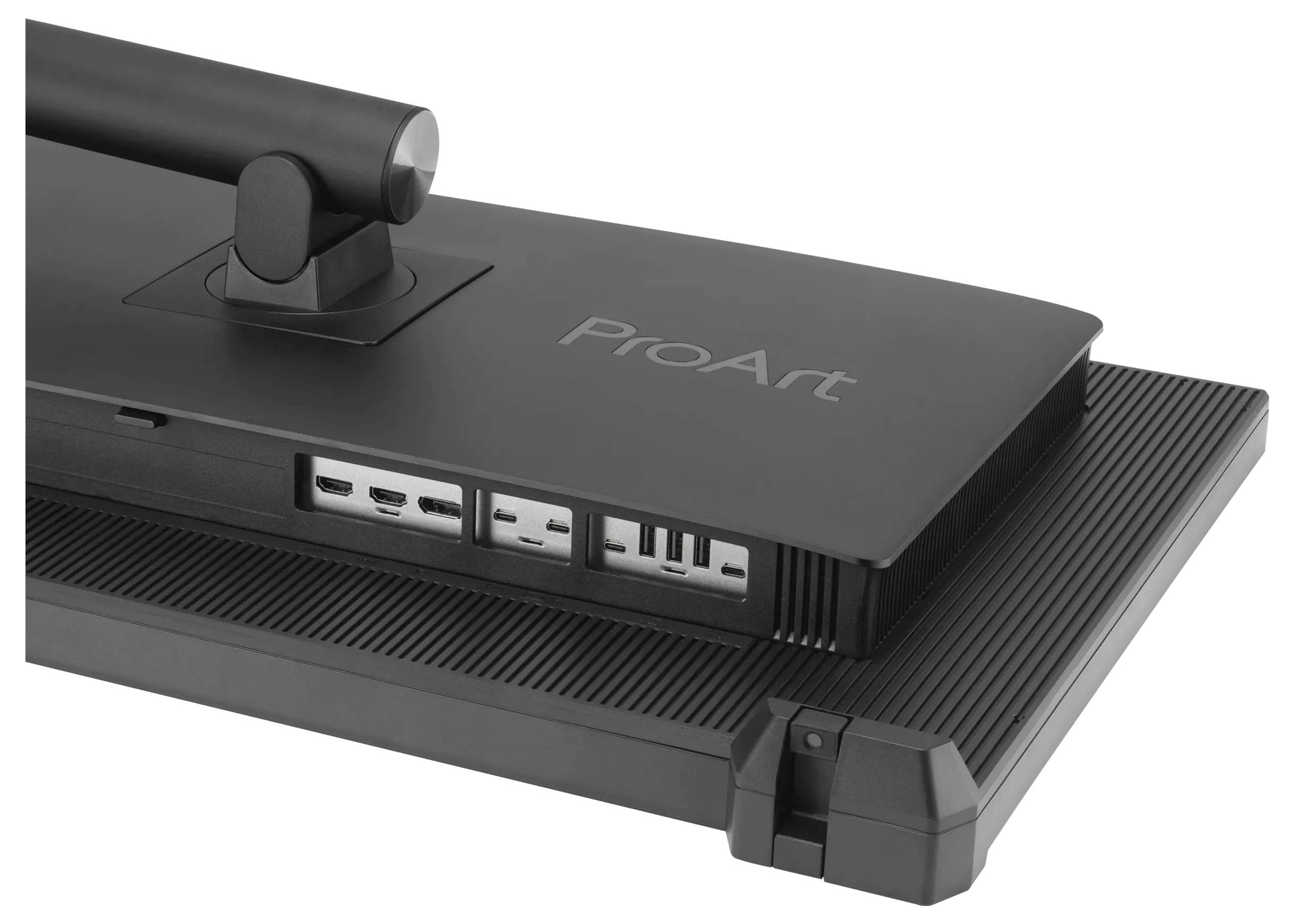 Eine Nahaufnahme eines ProArt-Monitors mit einer Vielzahl von Anschlüssen, darunter HDMI, Mini DisplayPort, USB und eine Audiobuchse auf der Seitenkonsole.