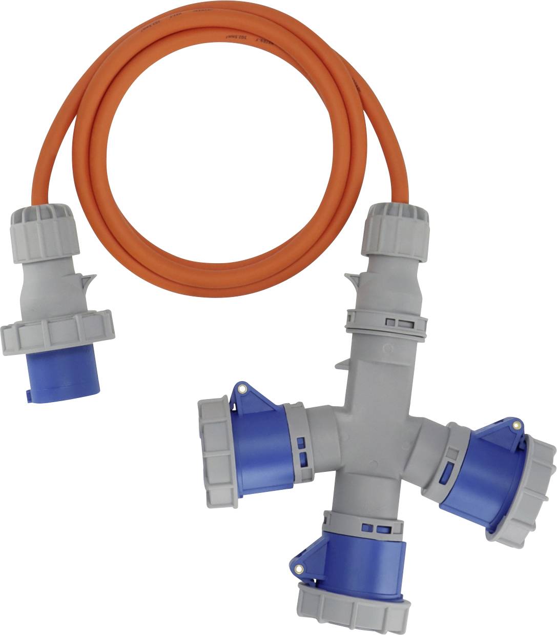 Oranges Stromkabel mit industriellen blau-grauen Steckerenden, ein gerader Stecker und ein vierwaiger Splitter-Stecker, isoliert auf weißem Hintergrund