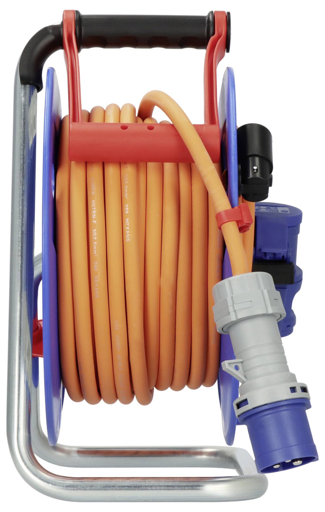 Oranges Verlängerungskabel aufgerollt auf einer blau-silbernen Spule mit Griff, mit blauem Stecker und Buchse.