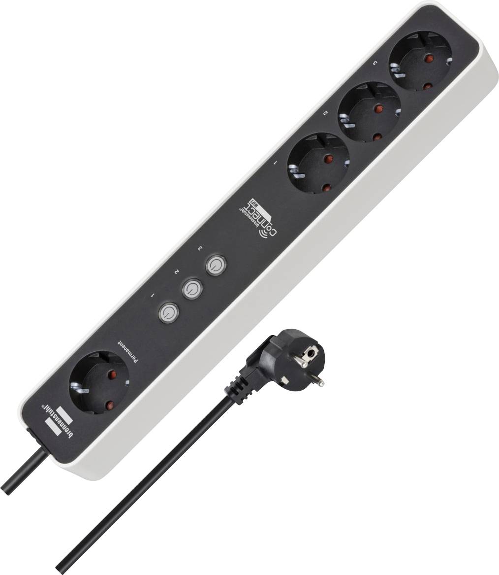 Eine Steckdosenleiste mit vier Steckdosen und individuellen Schaltern, verbunden mit einem schwarzen Stromkabel.