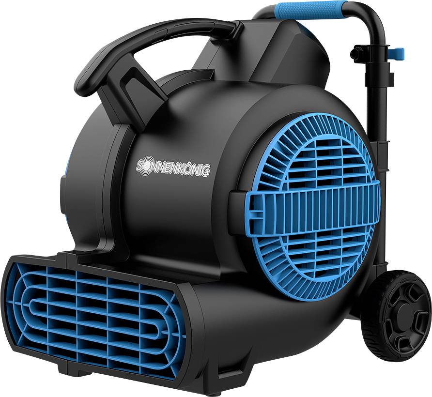 Ein schwarzer und blauer Industrielüfter mit Griff und Rädern für einfache Tragbarkeit, mit großer Lüftungsöffnung für Luftstrom.