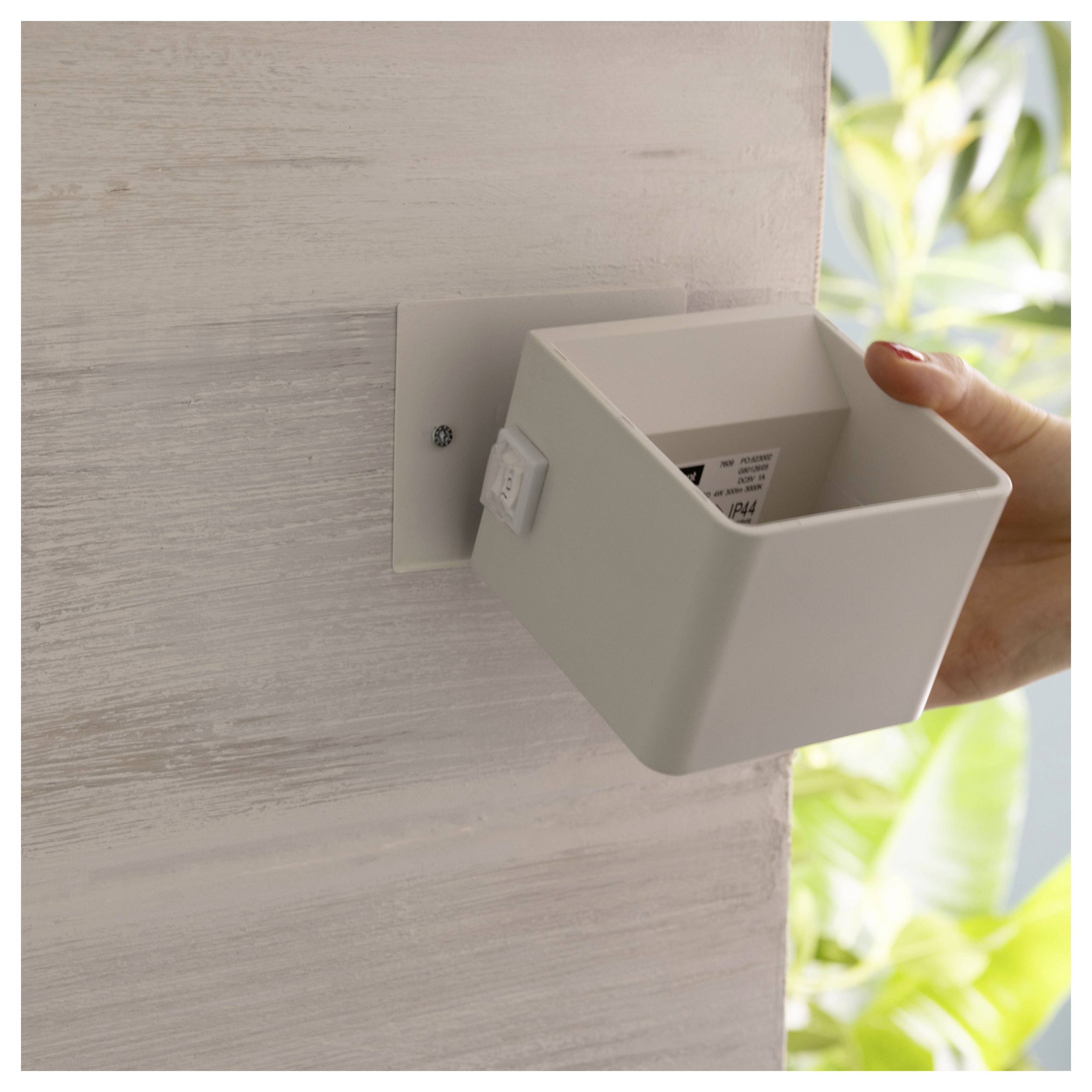 Brilliant Iseo G80126/05 Außendeckenleuchte mit Bewegungsmelder EEK: G (A - G) LED 4W Weiß