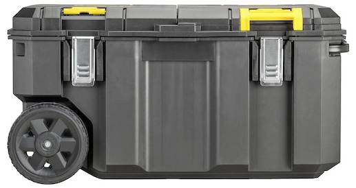 Eine Person hält eine große, schwarze Werkzeugtasche mit dem Logo „DEWALT TOUGHSYSTEM 2.0