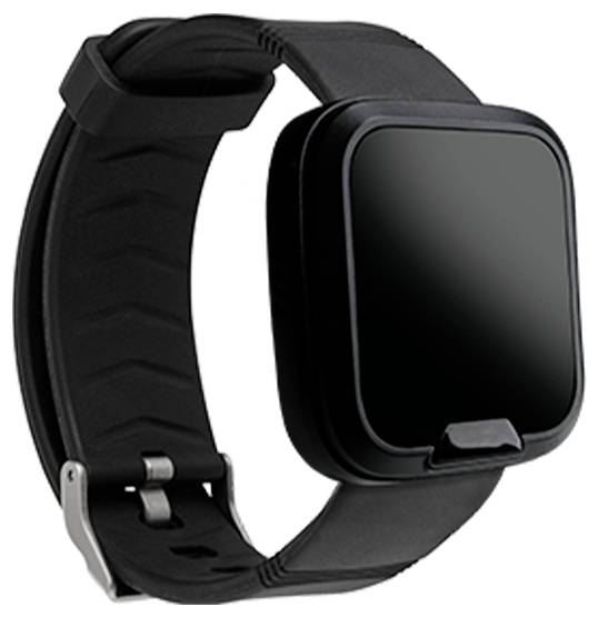 Eine schwarze Smartwatch mit reflektivem quadratischem Display und Gummiarmband, in einem Winkel positioniert, das Verschluss und die Seitentaste zeigend.