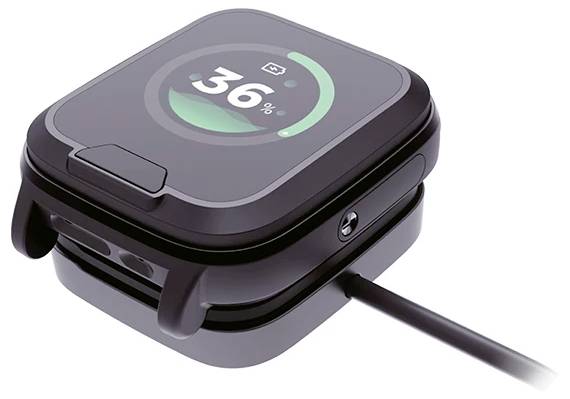 Ein digitales Ladegerät, das den Batteriestand bei 36% anzeigt, mit einem angeschlossenen Kabel, das das aktive Laden anzeigt.