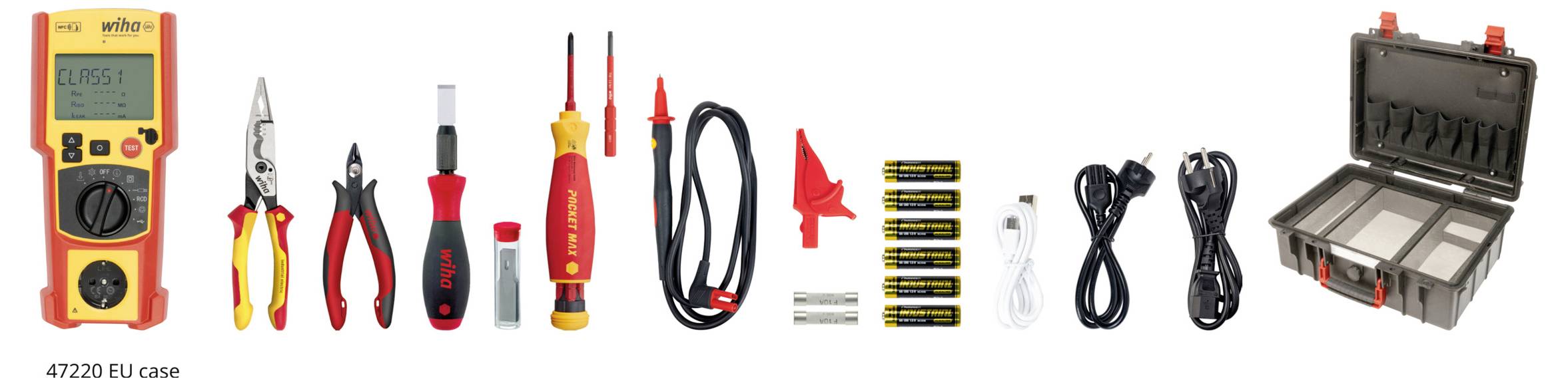 Ein blaues, robustes Geländefahrzeug mit großen Reifen und einem Ersatzreifen, der hinten montiert ist, von hinten in einem Winkel betrachtet.