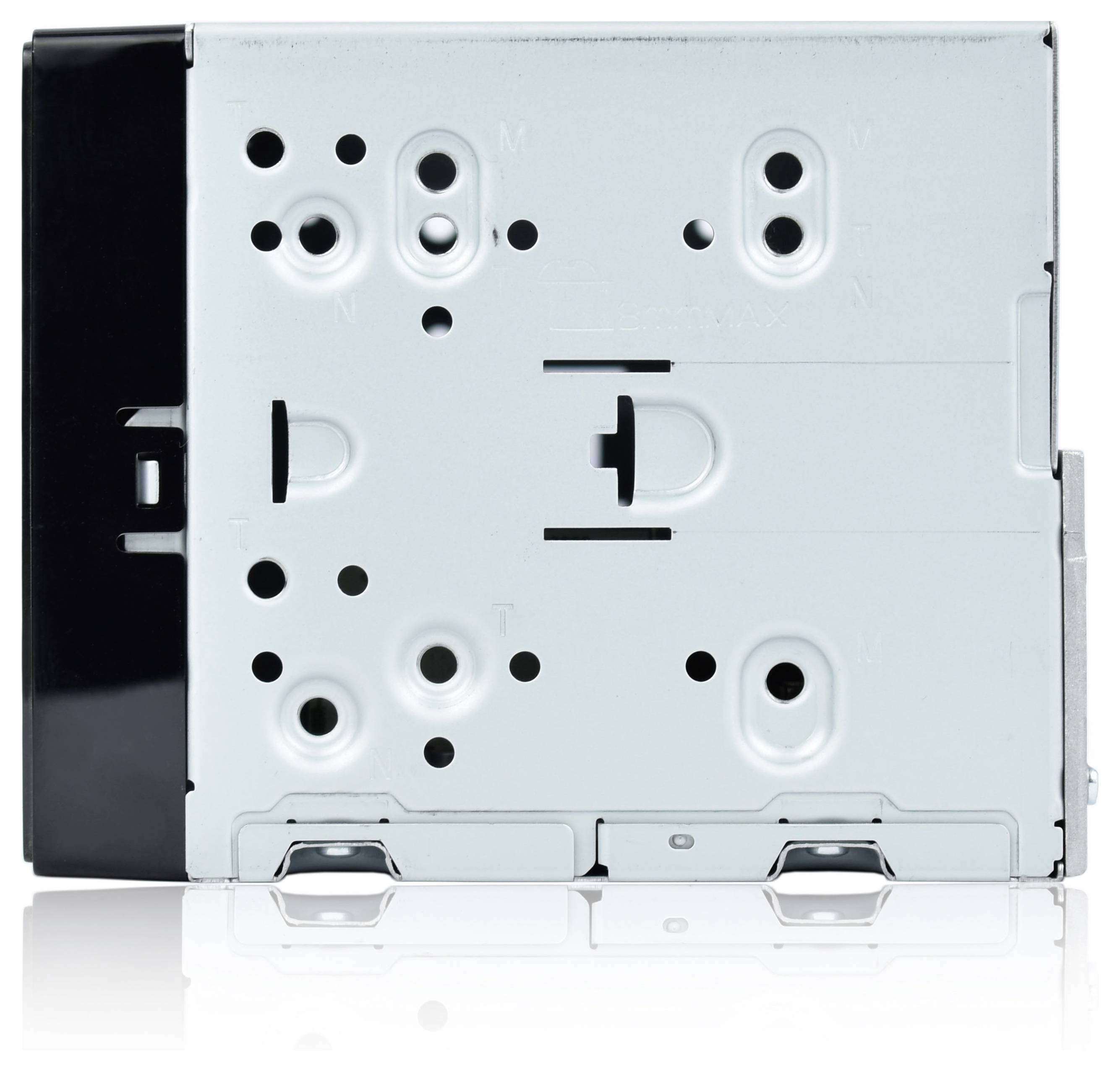 Ein Metallgerät mit verschiedenen ausgeschnittenen Löchern und Montageschlitzen, möglicherweise Teil eines Autoradios oder ähnlicher Ausrüstung.