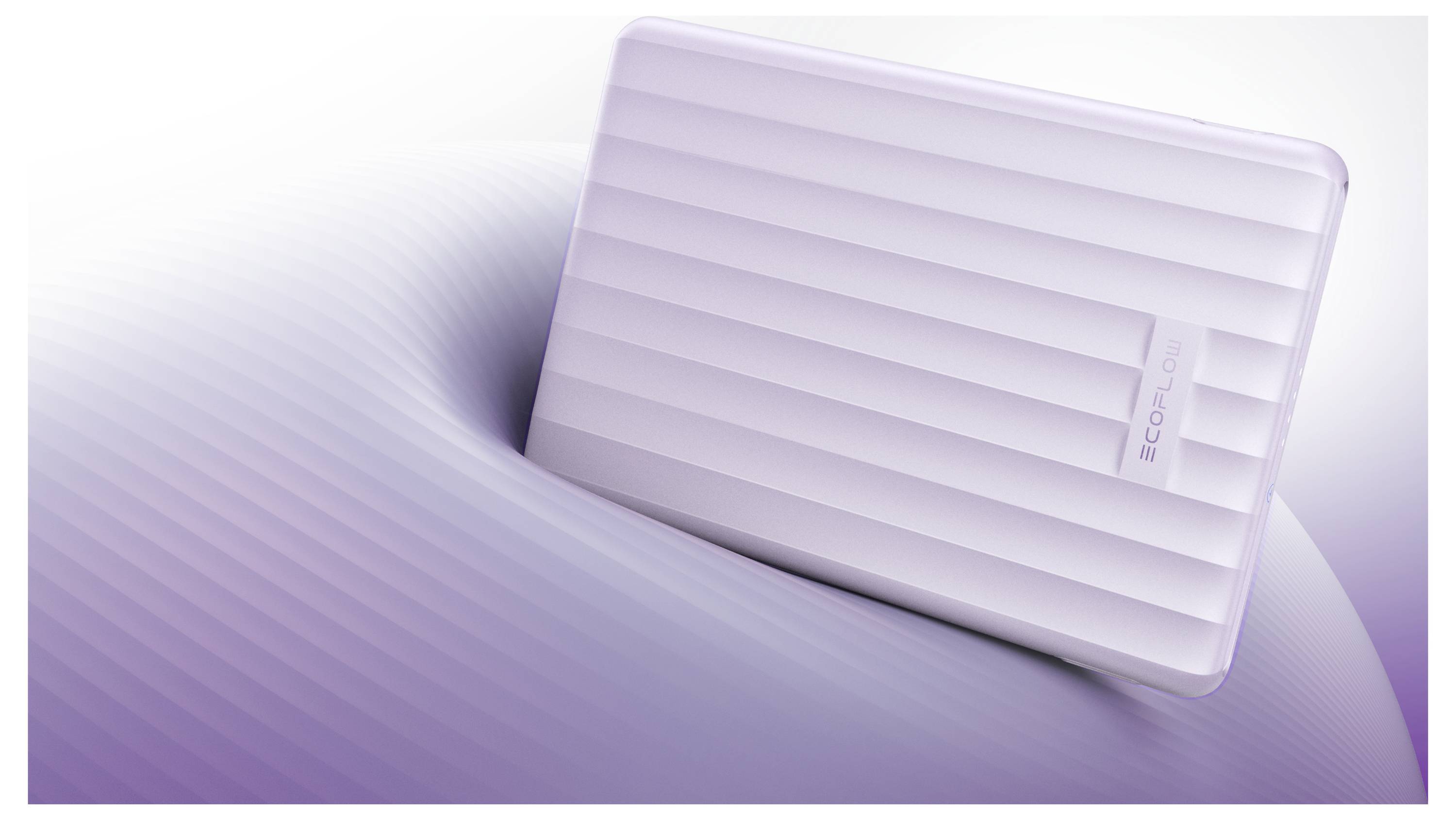 Ein wandmontiertes elektrisches Schaltschrank mit transparenter Abdeckung, mit einem runden Zifferblatt und gelbem Warnschild, wird zur Steuerung von Elektrosystemen verwendet.