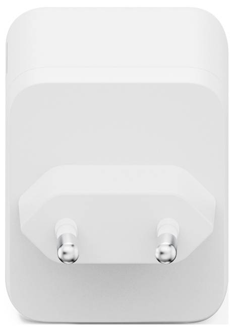 Eine Nahaufnahme eines weißen Elektrosteckeradapters mit zwei runden Stiften, konzipiert für die Verwendung mit europäischen Steckdosen.