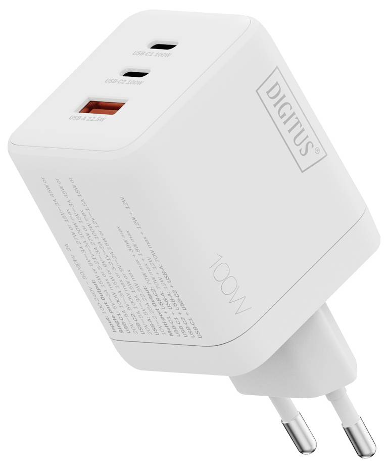 Ein weißes USB-Wandladegerät mit drei Anschlüssen (zwei USB-C, ein USB-A) mit einer Beschriftung für 100W Gesamtleistung und europäischem Stecker.