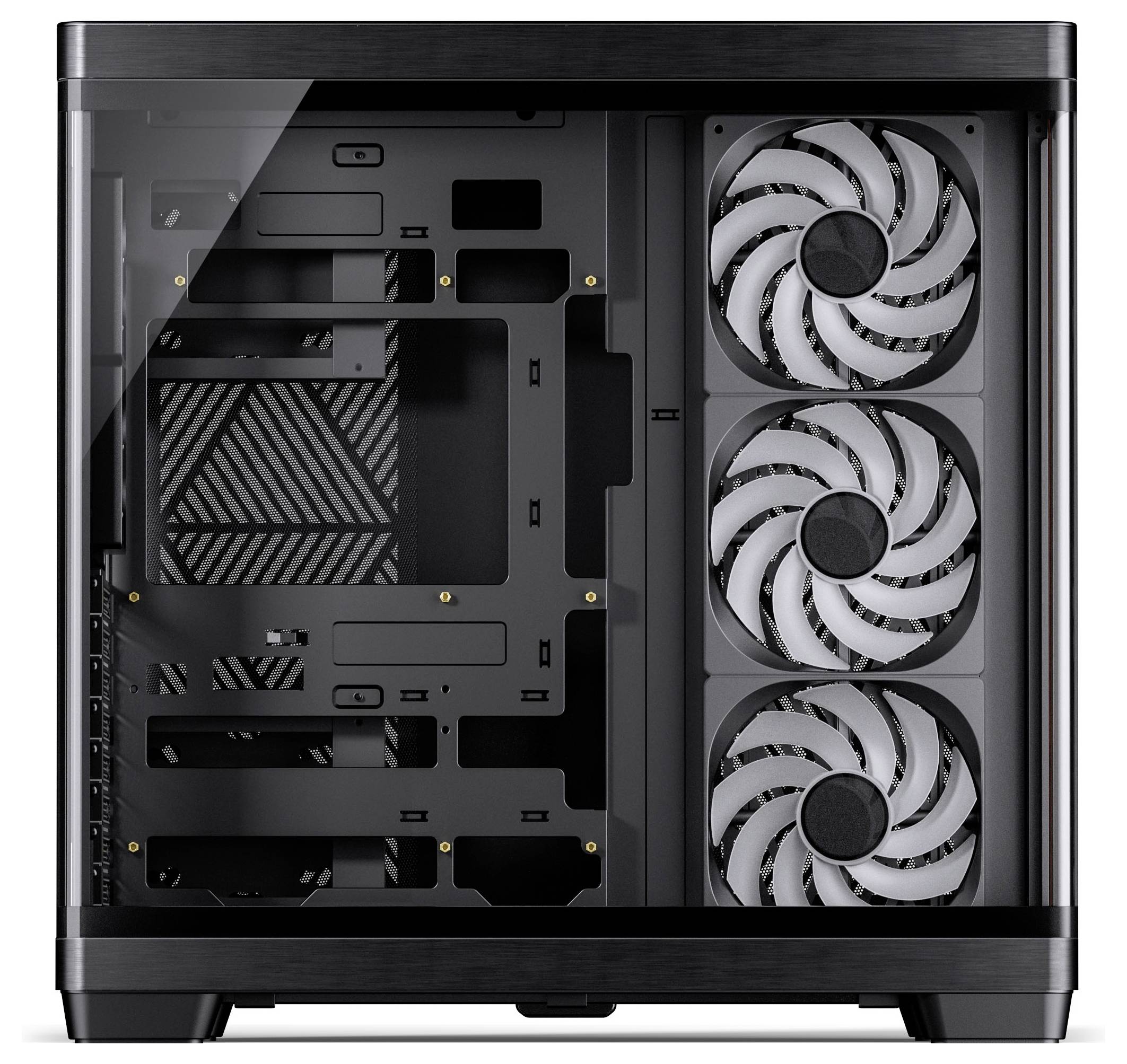 Ein Computergehäuse mit seitlichem Glaspanel zeigt drei Kühlventilatoren und leere Steckplätze für Komponenten, was ausreichend Platz für die Montage anzeigt.