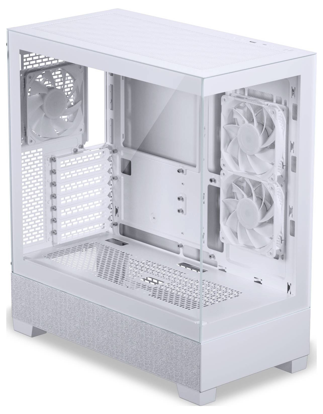 Ein weißes Computergehäuse mit transparenter Seitenwand, ausgestattet mit drei integrierten Kühlventilatoren und mehreren Steckplätzen für Hardwarekomponenten.
