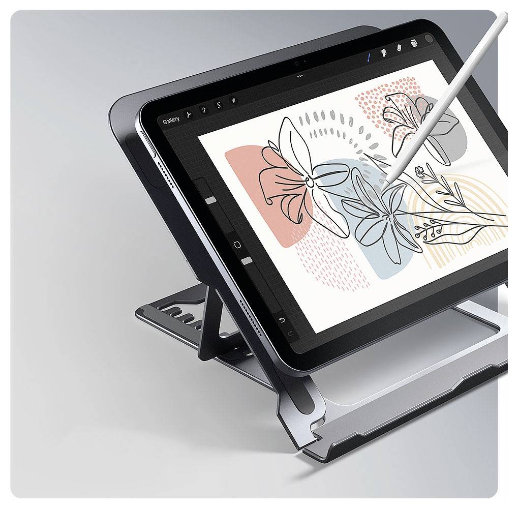 Ein weißes Computer-Kühlsystem mit drei Lüftern und einem digitalen Display, das „Wasser 24°C, Pumpe 2000 U/min