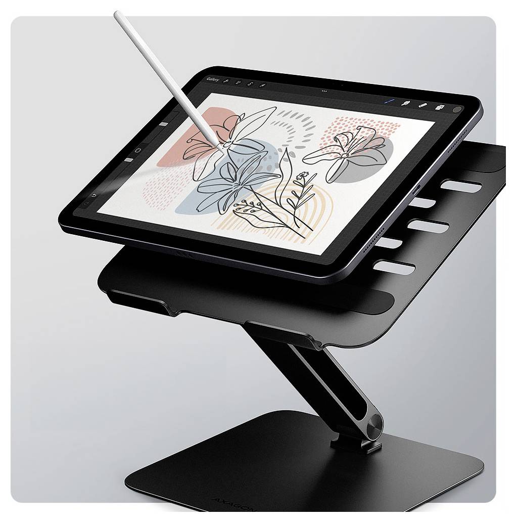 Ein Tablet auf einem schwarzen verstellbaren Ständer zeigt eine digitale Illustration von abstrakten Blumen in Blau, Orange und Grau. Ein Stylus ruht auf dem Bildschirm.