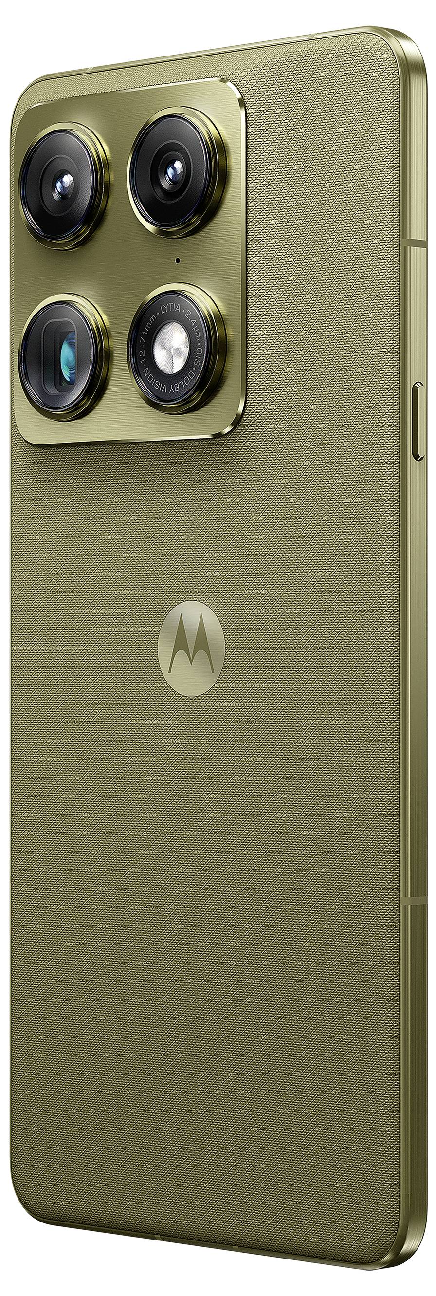 Ein elegantes, goldenes Motorola-Smartphone mit einem Quad-Kamera-Setup auf der Rückseite, vor einem einfachen Hintergrund platziert.